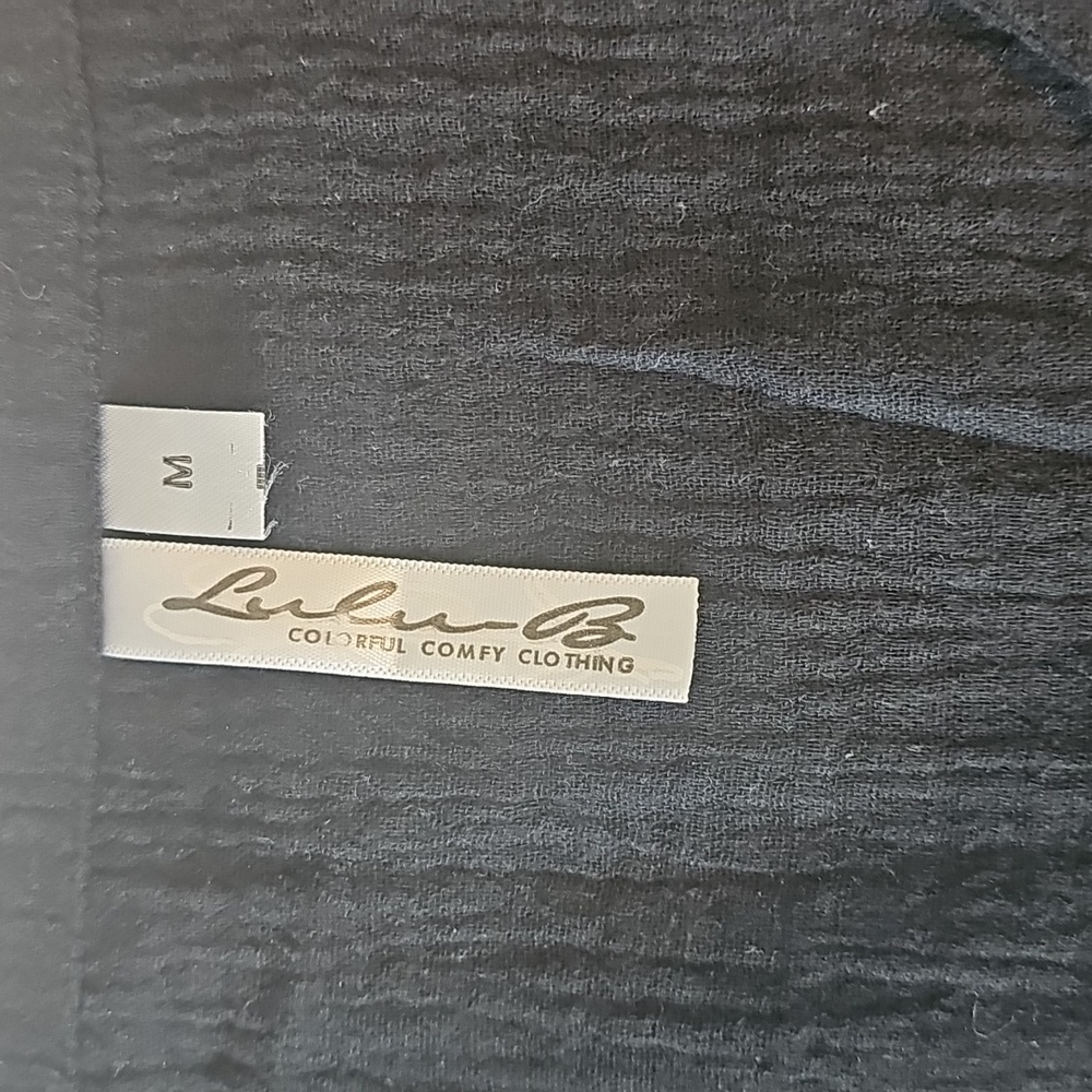 Lulu-B Black Sleeveless Blouse with Button Detail - Picture 4 of 11